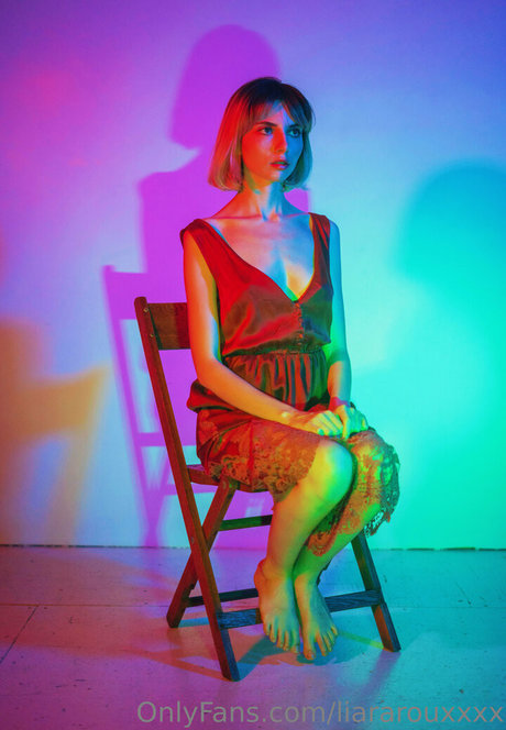 カーリーエボニーオンリーファンズ ホット裸 写真