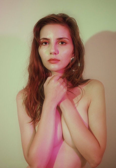 ぽっちゃりブロンドのオンリーファンズ 無料 写真