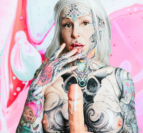 cignosuicide 美しいモデル 写真