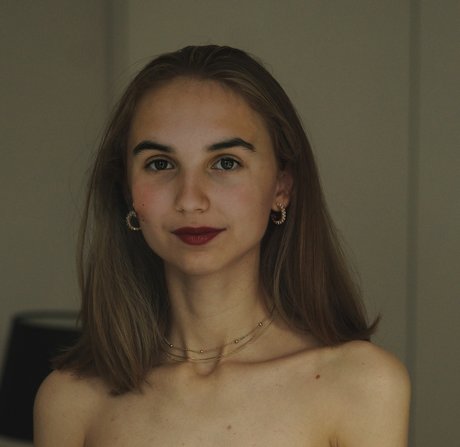 Mia Foster ホットなスター ギャラリー