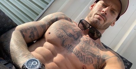 Benn 完璧なモデル 写真