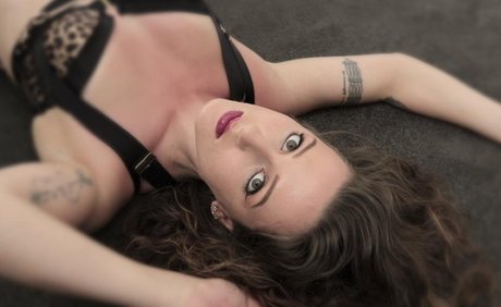 Mila Purr 素敵なモデル 写真