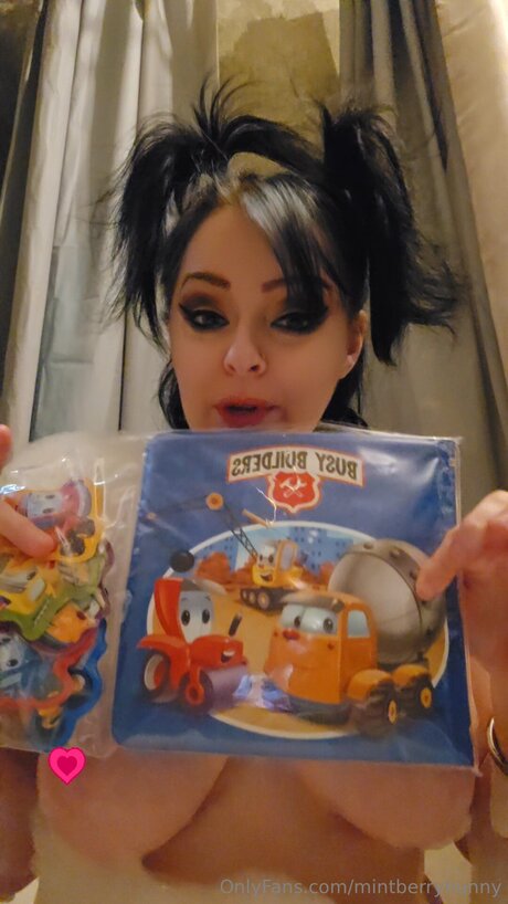 Tガールオンリーファン セクシーヌード 画像