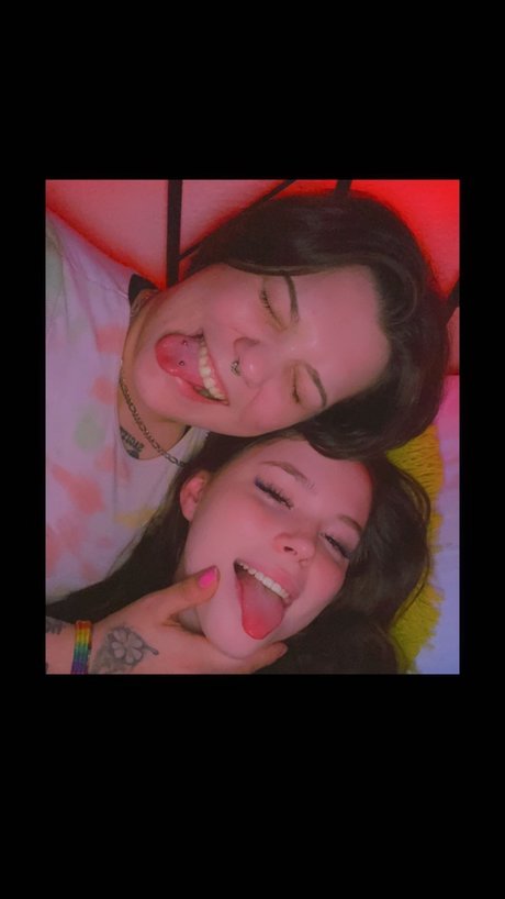 Millie and Billie ポルノスター 裸 写真