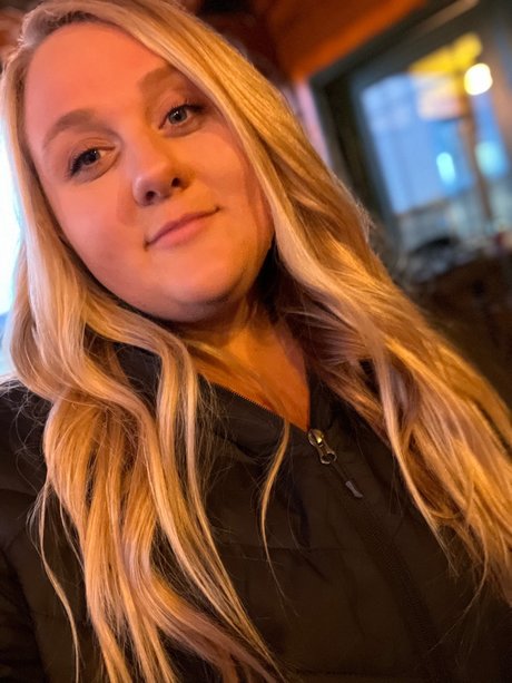 Dirty Lily トップポルノスター 写真