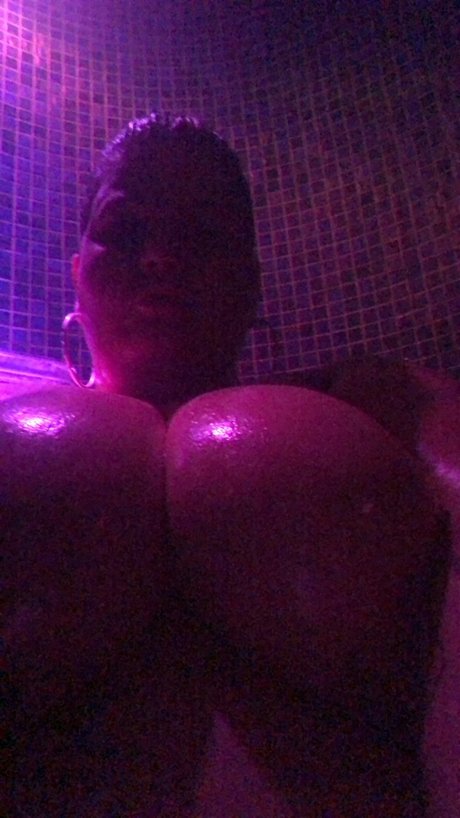 Curvy kezza 無料女優 写真