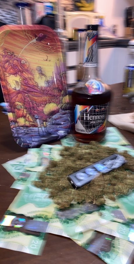 Miss420 ポルノスター 裸 画像