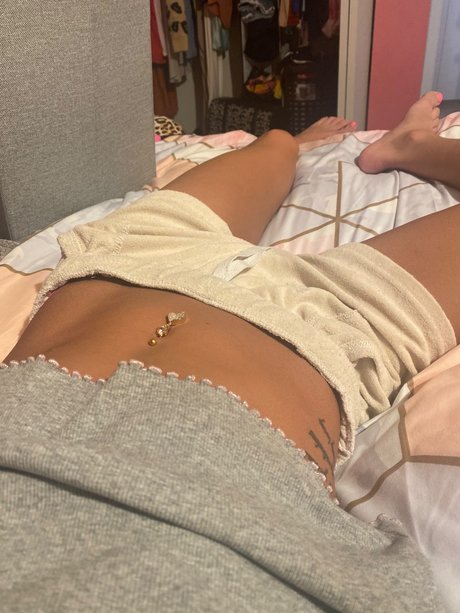 筋肉トランスオンリーファンズ セクシーヌード 写真