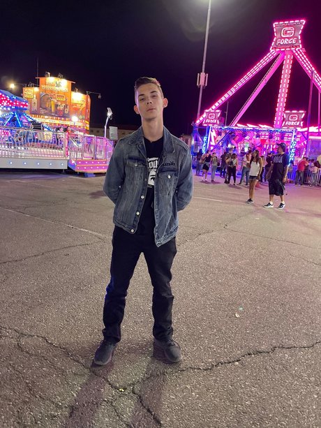 Andrew Gomes 裸のポルノスター 写真