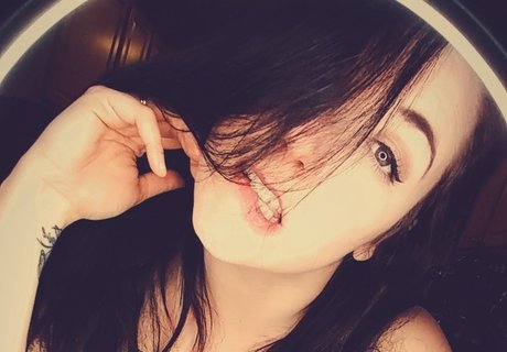 Missy Lizz セックスポルノスター 画像