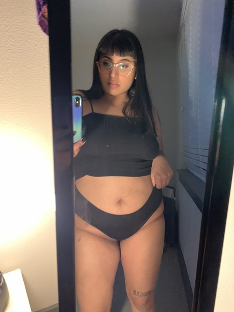 Kara Mel_ アダルトスター 写真