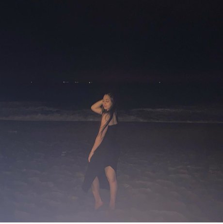 Karla Aura 無料のスター 写真