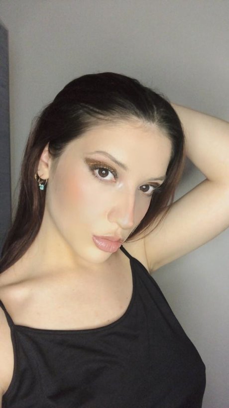 Moraly 高品質のポルノスター 写真