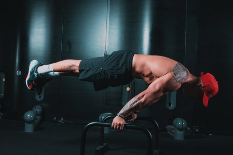 MORALES エロティック女優 写真