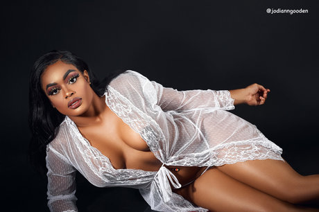 Freakie Deekie 完璧なモデル 画像