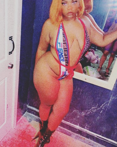 Honey Amor アダルトスター 写真