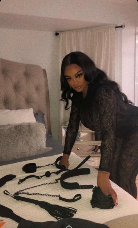 Midwestbarbie Calli_ ポルノスター 画像