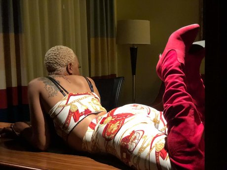 MinaFierce 高品質スター 画像