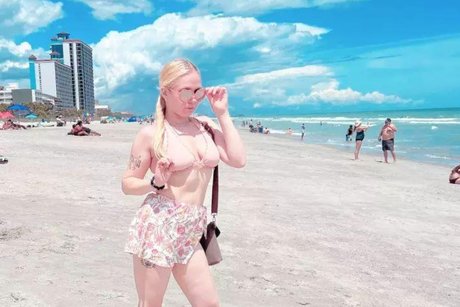 バニープリンセスオンリーファンズ エロチック 写真