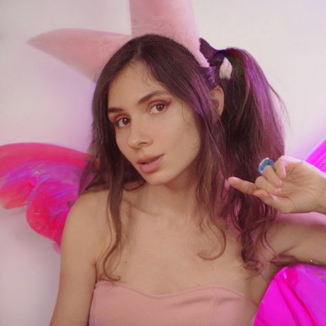 Holy Polli エロティック女優 写真