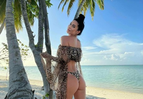 金髪オナニーオンリーファンズ アートヌード アーカイブ