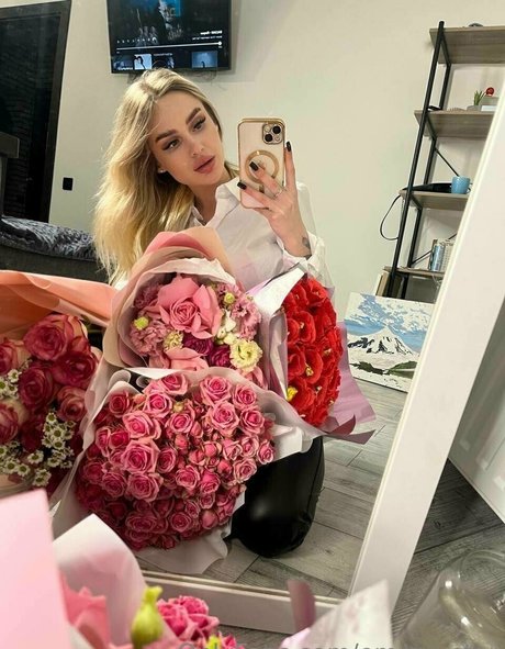 フェラチオ ティーン オンリーファンズ ポルノ 画像