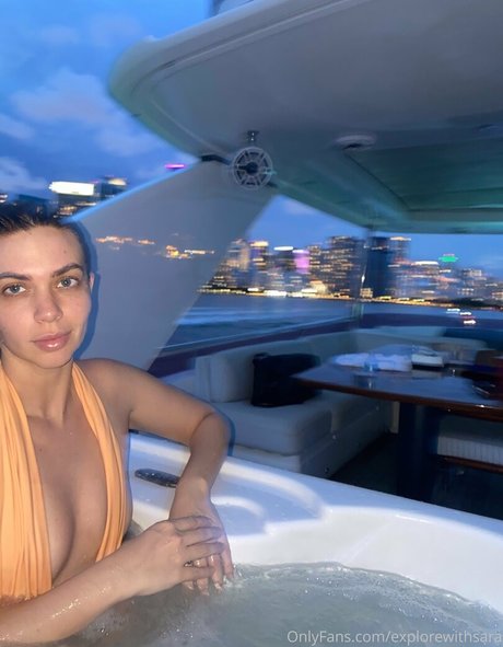 withlovesaraxo 無料のポルノスター 写真