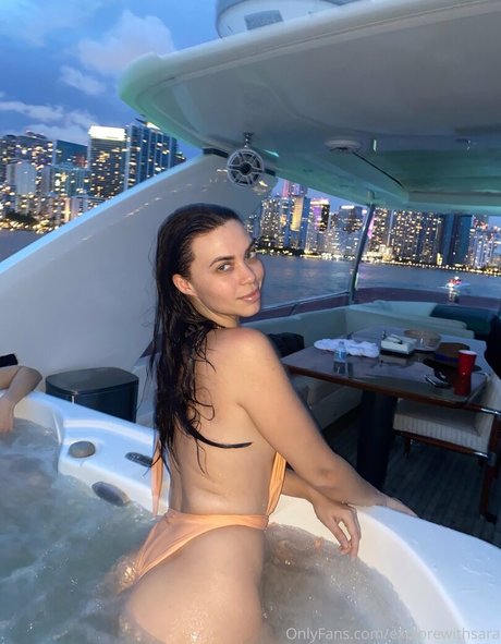 withlovesaraxo ホットモデル 画像