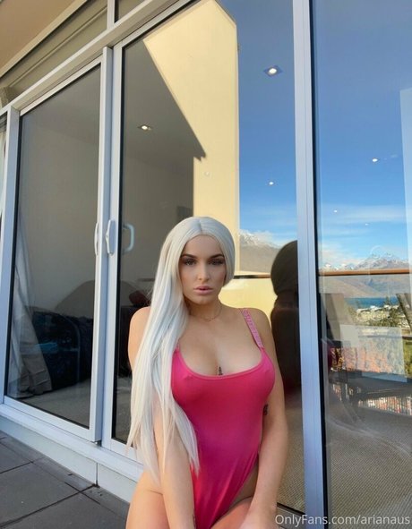 曲線美の女の子オンリーファンズ エロ 写真