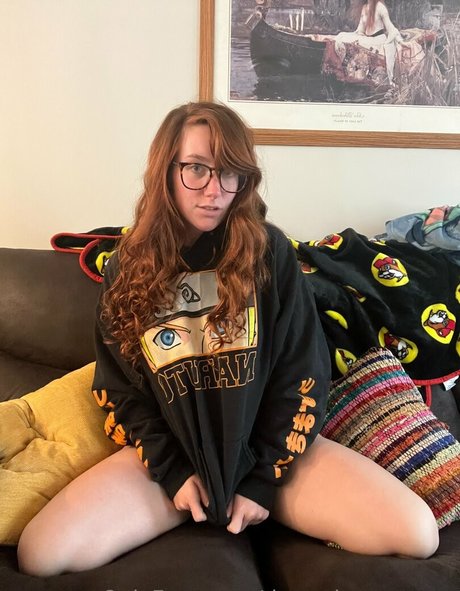 柔軟なティーンオンリーファン 裸 画像