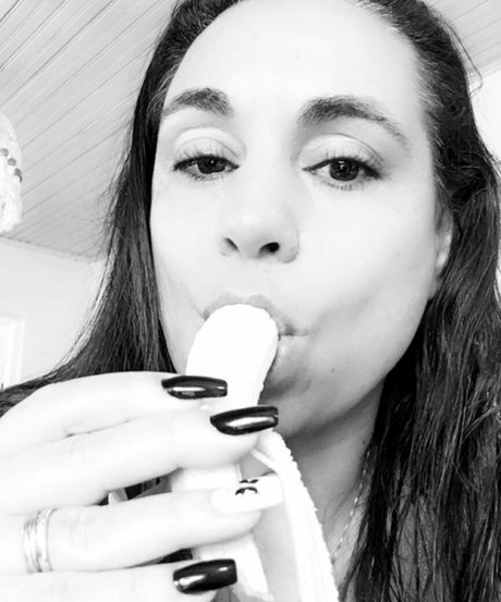 おばあちゃんの熟女オンリーファンズ セクシー 写真