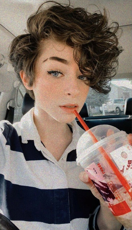 小柄な足オンリーファンズ ホット 画像