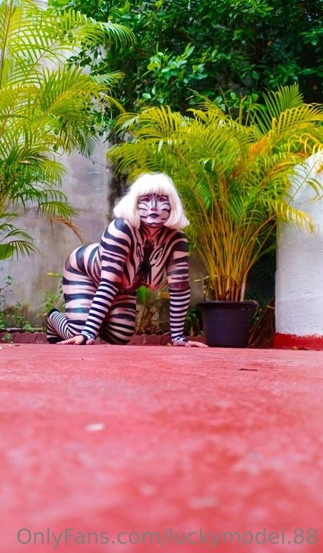 JOI オンリーファンズ ポルノ 写真