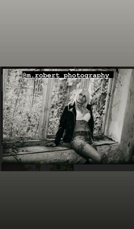 Kaposvari Lanyok ヌードスター ギャラリー