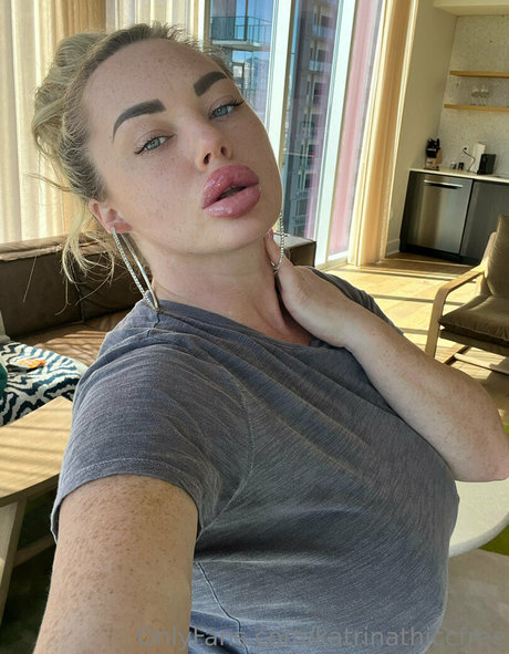 katrinathiccfree ポルノスター 写真