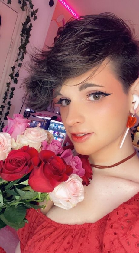 its peachybunnn ポルノスター 写真