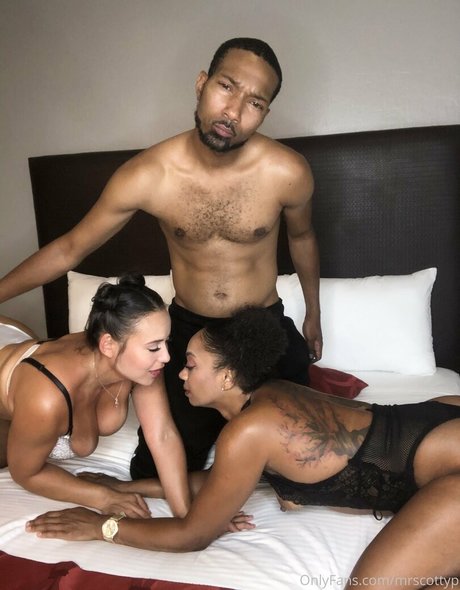 mrscottyp 高品質のポルノスター ギャラリー