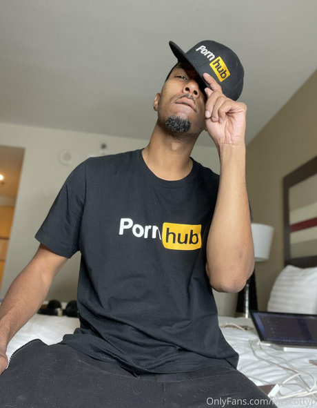 ぽっちゃりラテン系オンリーファンズ パーフェクト 画像