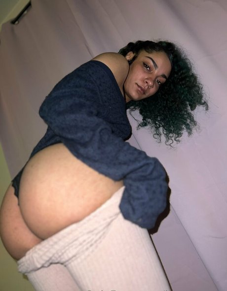 トランス熟女オンリーファンズ ポルノ 画像