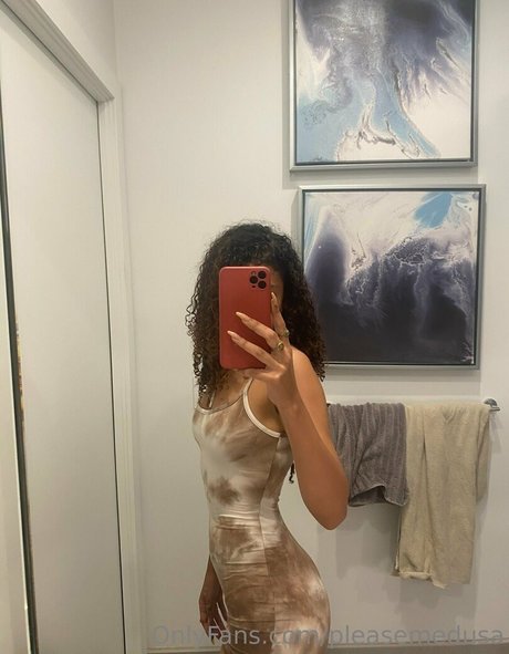 肉厚熟女オンリーファンズ 無料 画像