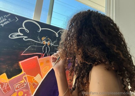 pleasemedusa ホットスター 写真