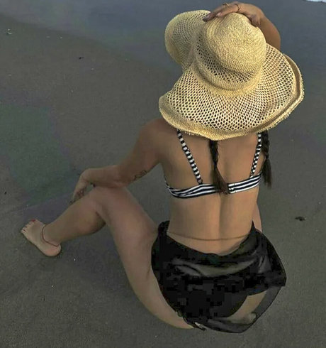 Aleyna Dogan ポルノスター 美しい ギャラリー