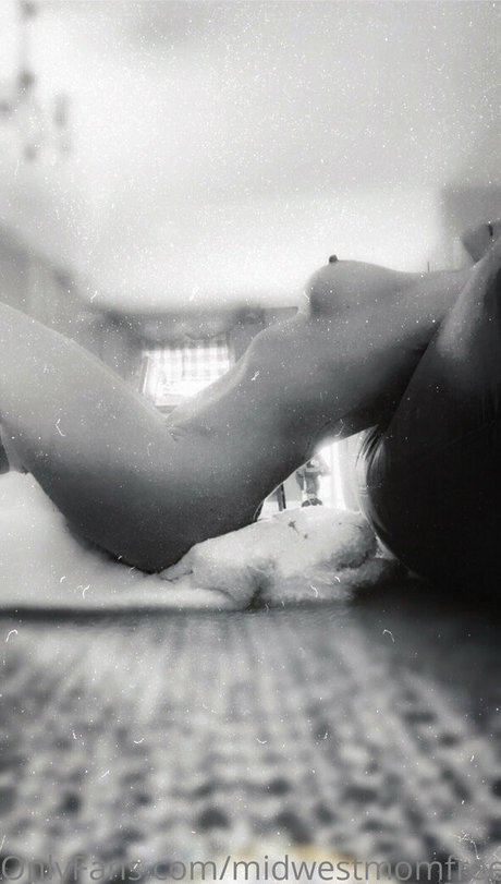 midwestmomfree 裸のモデル ギャラリー