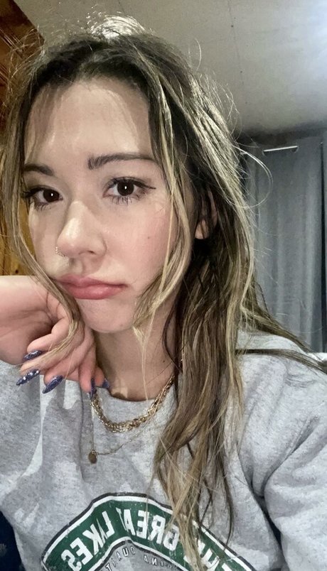 ジャークオンリーファンズ 無料セクシー 画像