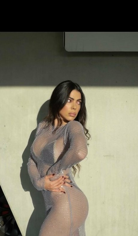 danellaurbaytv セクシーなポルノスター 写真