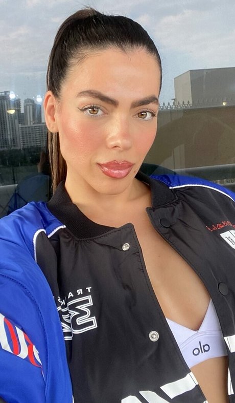 タトゥーオンリーファン 無料ポルノ 写真