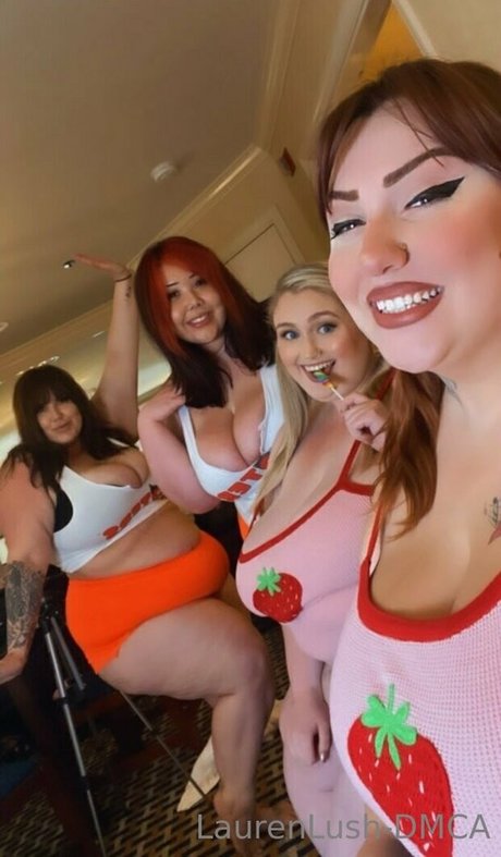 お尻を広げるオンリーファンズ エロ 写真