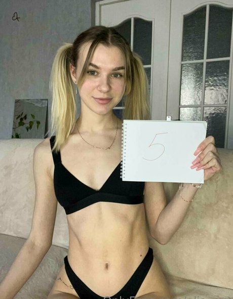 レズビアンマッサージオンリーファンズ アダルト無料 写真