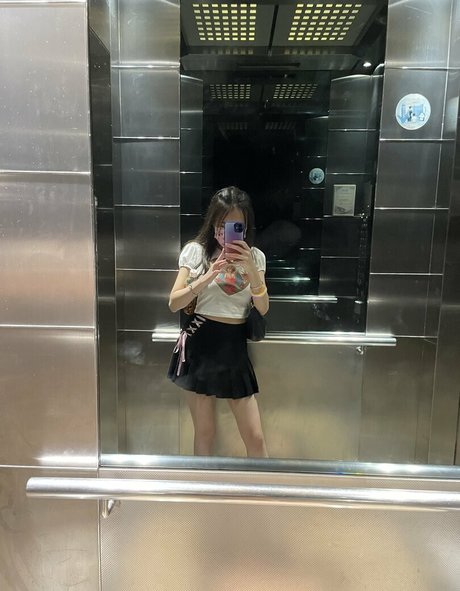 ゲイのチンポオンリーファンズ 美しいヌード 写真