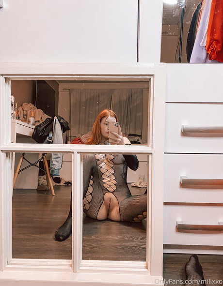 太った足のオンリーファンズ ホットポルノ 画像